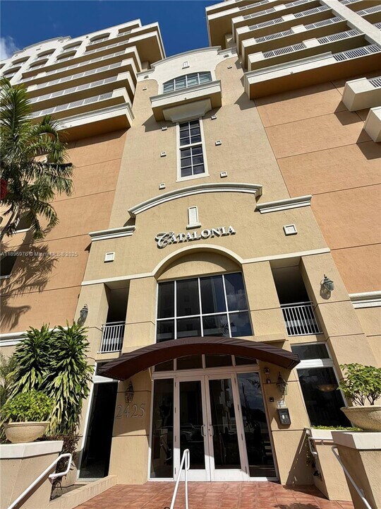 2425 SW 27th Ave in Coral Gables, FL - Building Photo