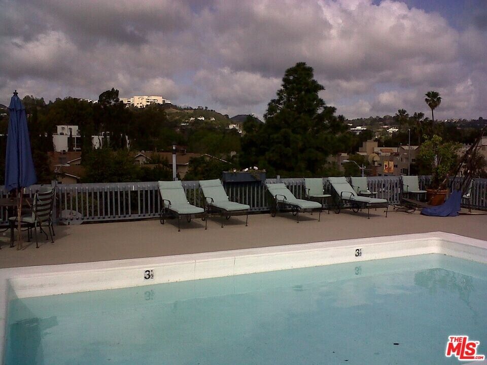 11730 Sunset Blvd in Los Angeles, CA - Building Photo