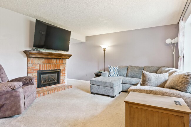 2433 E Fremont Ct in Centennial, CO - Building Photo - Building Photo