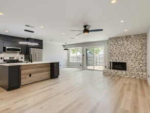 10608 Barnhill Dr in Austin, TX - Building Photo - Building Photo