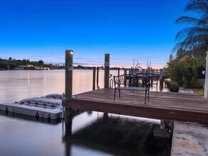 900 88th St in Surfside, FL - Building Photo - Building Photo