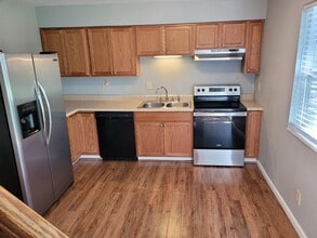 8 Peartree Ln in Glen Carbon, IL - Building Photo - Building Photo