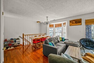 19 Walnut St in Jersey City, NJ - Building Photo - Building Photo