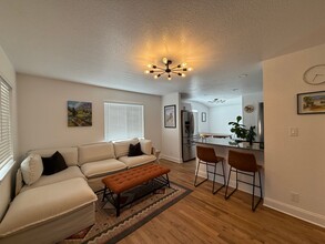 2221 W Center Ave in Denver, CO - Foto de edificio - Building Photo