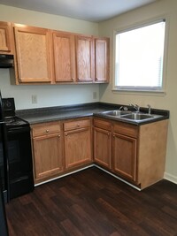 Lewis Harold Apartments in Danville, VA - Foto de edificio - Interior Photo