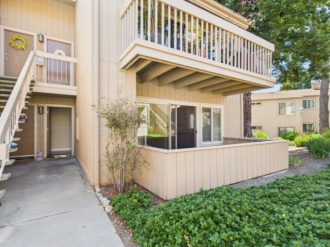 property at 300 Glenwood Cir