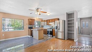 208 Gamblewood in Universal City, TX - Building Photo - Building Photo