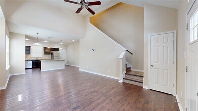 205 Sterling St in College Station, TX - Building Photo - Building Photo