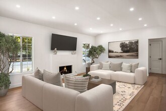 4702 Kraft Ave in Los Angeles, CA - Building Photo - Building Photo