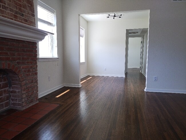 1312 S Quaker Ave in Tulsa, OK - Foto de edificio - Building Photo