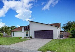 210 NE 2nd Ct in Dania Beach, FL - Building Photo