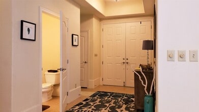 201 W Capricorn Dr in South Padre Island, TX - Foto de edificio - Building Photo