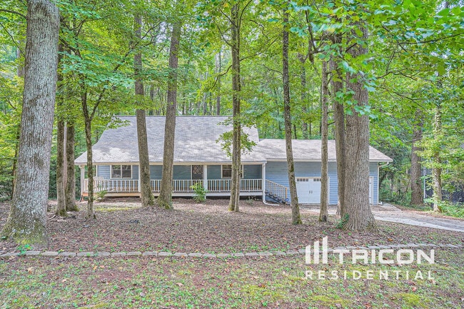 373 England Pl in Marietta, GA - Foto de edificio - Building Photo