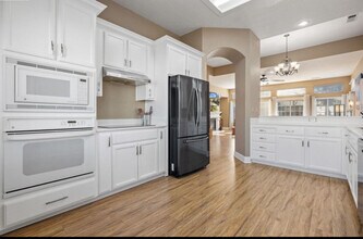 3220 Humberton Pl in Modesto, CA - Foto de edificio - Building Photo