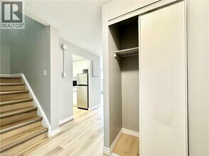 1200 Courtland Ave E in Kitchener, ON - Building Photo - Building Photo