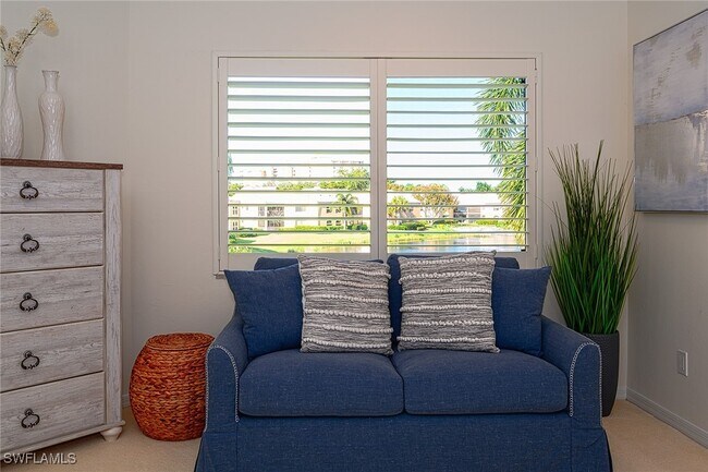 613 Beachwalk Cir in Naples, FL - Building Photo - Building Photo