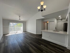 655 SW 111th Way in Pembroke Pines, FL - Building Photo - Building Photo