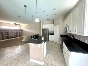 401 Havenwood Way in Valrico, FL - Building Photo - Building Photo