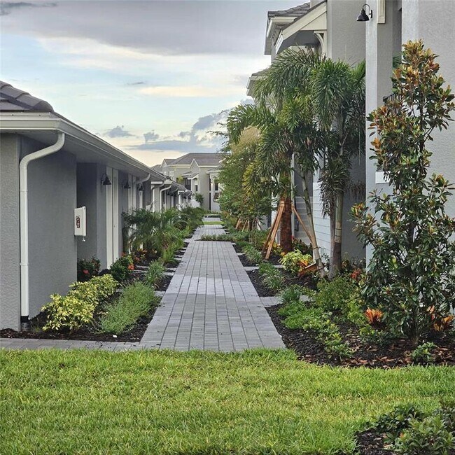 17470 Opal Sand Dr in Venice, FL - Building Photo - Building Photo