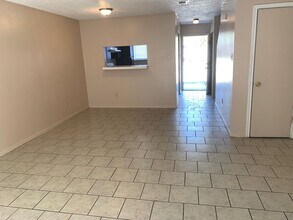 8911 GSRI Ave in Baton Rouge, LA - Building Photo - Building Photo