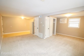 2102 Sloan St in Manhattan, KS - Building Photo - Building Photo
