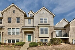 5502 Cambridge Way in Hanover Park, IL - Building Photo