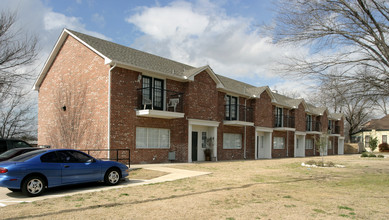 255 N Dallas Ave in Lancaster, TX - Building Photo - Building Photo