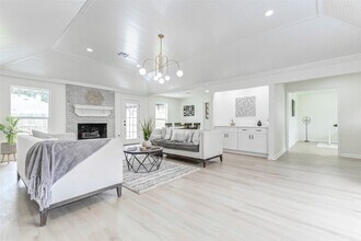 3351 S Sutton Square in Stafford, TX - Building Photo - Building Photo