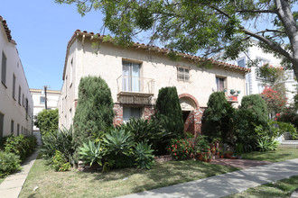 133 S Elm Dr in Beverly Hills, CA - Building Photo - Building Photo