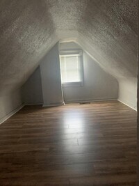 615 Bartlett Ave photo'