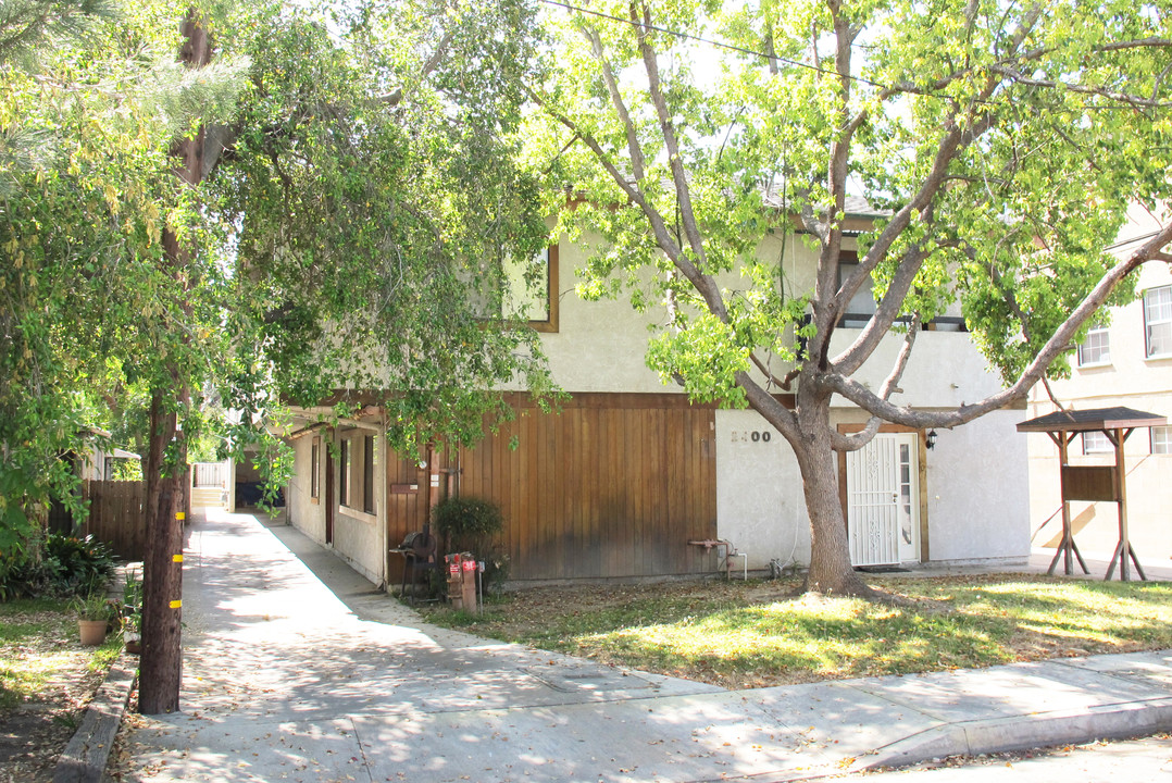 2400 Seneca St in Pasadena, CA - Foto de edificio