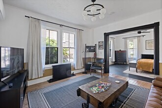 4413 Albany Post Rd in Hyde Park, NY - Building Photo - Building Photo