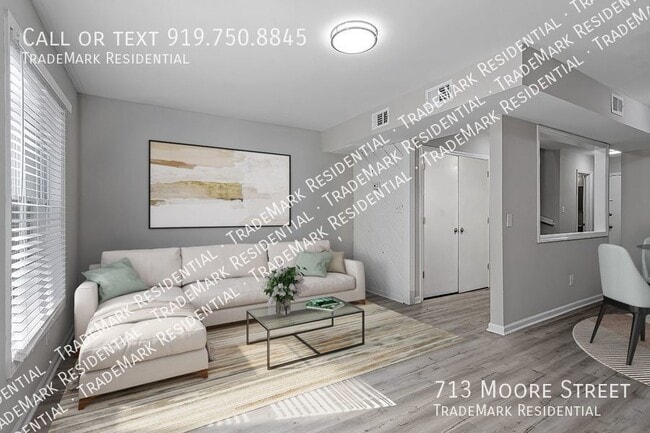 713 S Moore St in Clayton, NC - Building Photo - Building Photo
