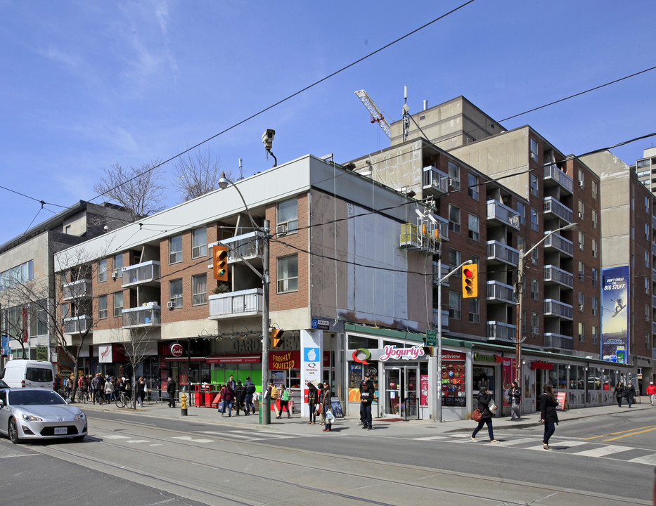 Beverley Manor in Toronto, ON - Building Photo