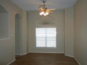 2936 Landing Edge Ln in Dickinson, TX - Building Photo - Building Photo