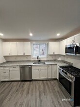 30 Grove St in Branford, CT - Building Photo - Building Photo