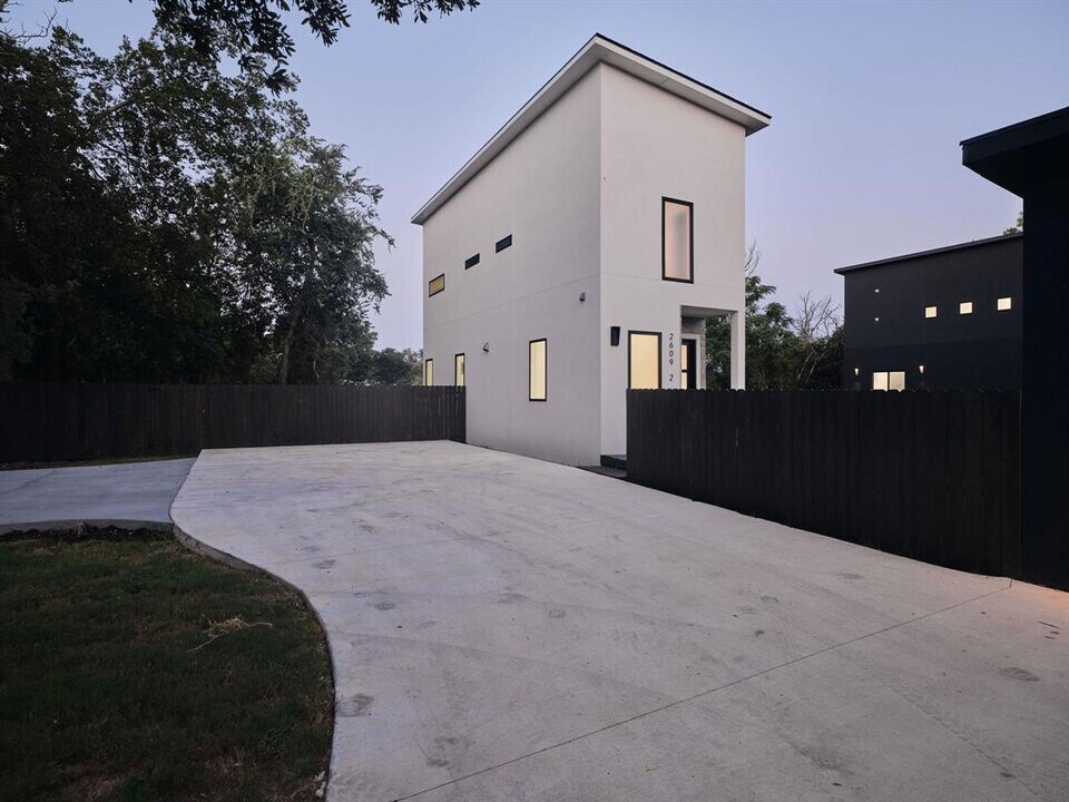 2609 Davis Ln in Austin, TX - Building Photo