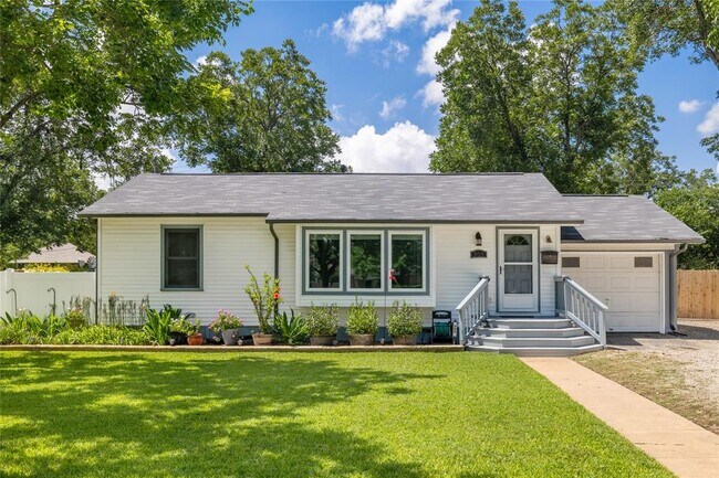 property at 305 Sunset Dr