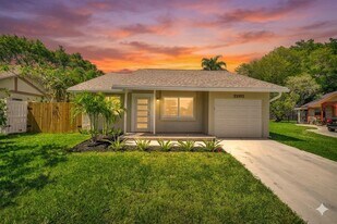 23392 Country Club Dr E in Boca Raton, FL - Building Photo