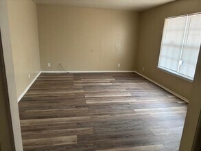 607 Wimberley Rd in Laredo, TX - Foto de edificio - Building Photo