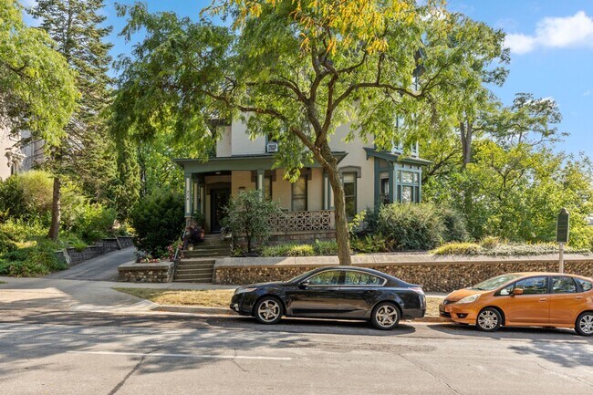 214 Fountain St NE in Grand Rapids, MI - Building Photo - Building Photo