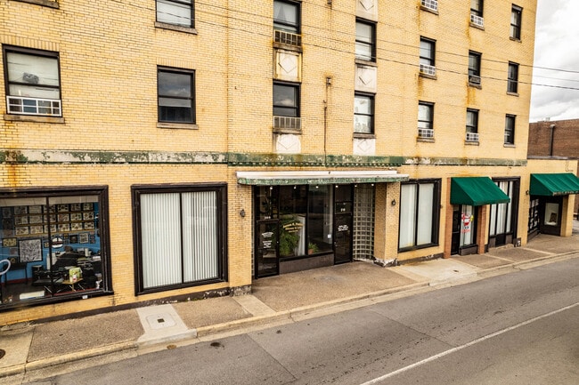 Royal York Apartments in Clarksville, TN - Building Photo - Building Photo