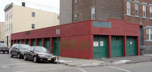 12 Garages in Union City, NJ - Foto de edificio - Building Photo