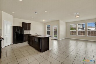 1355 Fall Cover St in New Braunfels, TX - Building Photo - Building Photo