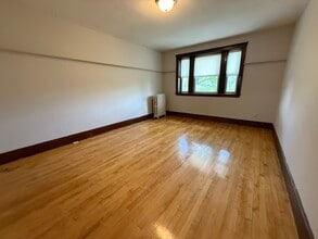 1763 Beacon St, Unit 6 in Brookline, MA - Building Photo - Building Photo