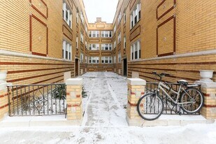 4411 N Kenneth Ave, Unit A2 in Chicago, IL - Building Photo