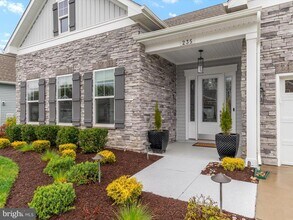 235 Bayberry Dr in Chester, MD - Building Photo - Building Photo