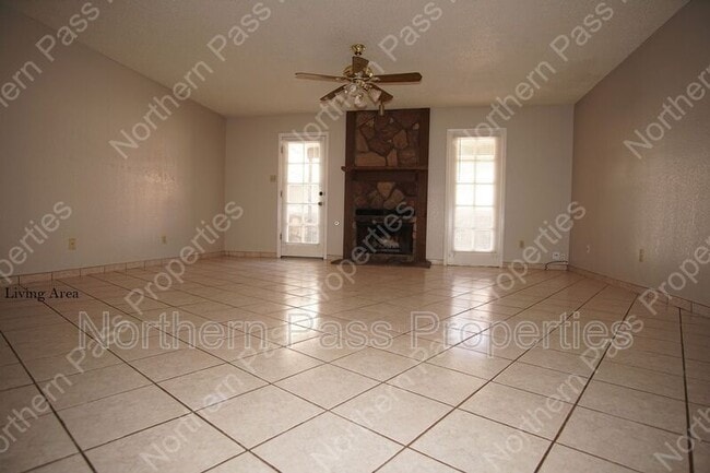 1587 Bengal Dr in El Paso, TX - Building Photo - Building Photo