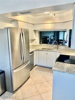 157 Wading Bird Cir in Naples, FL - Building Photo