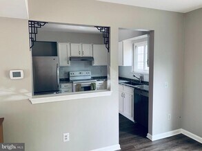 6257 Astrid Cove in Centreville, VA - Building Photo - Building Photo